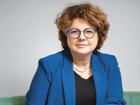 Corina Vasile, director executiv al ANIS: Piata muncii din industria de IT se schimba doar la nivel de entry-level, unde a scazut numarul de joburi. Seniorii nu sunt afectati, anumite <span style='background:#EDF514'>SPECIALIZARI</span> sunt in continuare in deficit