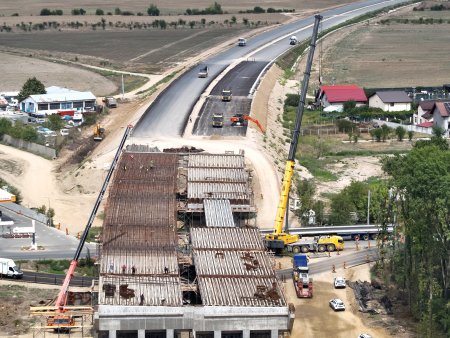 Imagini de ultima ora de pe santierul grecilor de la <span style='background:#EDF514'>AKTOR</span> de pe Autostrada A0! Stadiul lucrarilor a ajuns la 75%