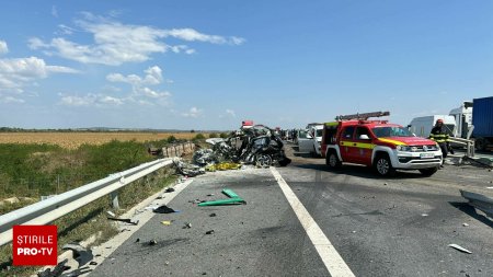 Accident grav pe autostrada A1. <span style='background:#EDF514'>CONSULUL</span> Ungariei la Bucuresti a murit pe loc. Masina i-a fost distrusa complet de un TIR