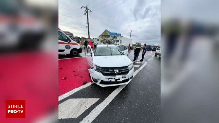 Accident cu 4 masini in Focsani. Cinci politisti in misiune au fost raniti dupa ce autospeciala lor a fost lovita de un sofer