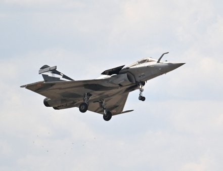 Serbia cumpara avioane de lupta franceze Rafale, care vor inlocui <span style='background:#EDF514'>VECHEA</span> flota de MiG-uri rusesti