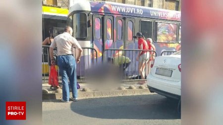 Accident in Timisoara. O batrana a ramas fara o mana dupa ce a cazut sub un tramvai