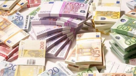 Peste 10.000 de romani au intrat intr-un an in clubul celor cu depozite de peste 100.000 euro