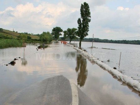 Romania, intre inundatii si seceta: Dobrogea sub ape, Moldova sufera de <span style='background:#EDF514'>LIPSA APEI</span>