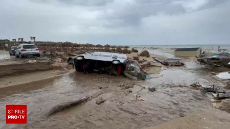 Plaja din Vama Veche nu mai exista: Totul a fost distrus. Imagini socante cu <span style='background:#EDF514'>URMARILE</span> potopului de 226 l/mp cazut din cer