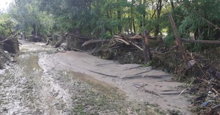 Vremea a luat-o razna. Avertizari de ploi torentiale si inundatii pe litoral, instabilitate atmosferica si canicula in mai multe zone