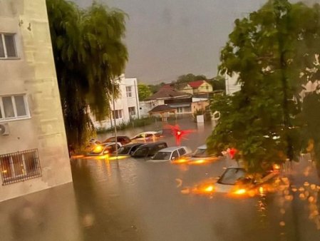 Furtuna din Constanta. Patru mesaje RO-Alert au fost transmise