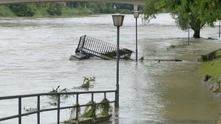 Furtuna din Constanta. Patru mesaje RO-Alert au fost transmise