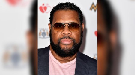 Fatman Scoop, celebrul rapper si DJ american, a murit la 53 de ani. Artistul s-a prabusit pe scena in timpul unui concert