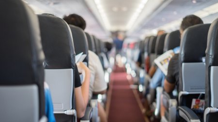 Motivul pentru care Ryanair nu mai lasa pasagerii sa ia apa in avion. Erau pline de vodca