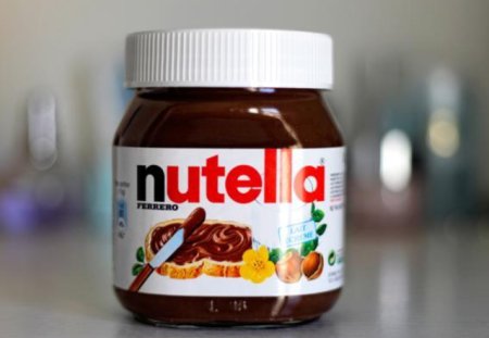 Nutella <span style='background:#EDF514'>VEGAN</span>a iese pe piata. Se schimba un singur ingredient