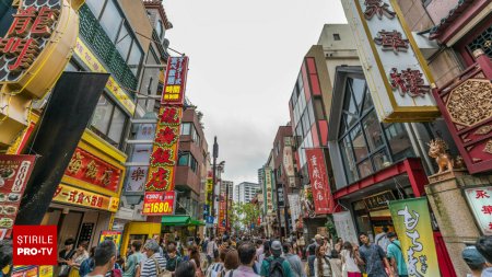 O adolescenta din Japonia s-a sinucis sarind in gol de pe un mall. A cazut peste o femeie, care a murit si ea