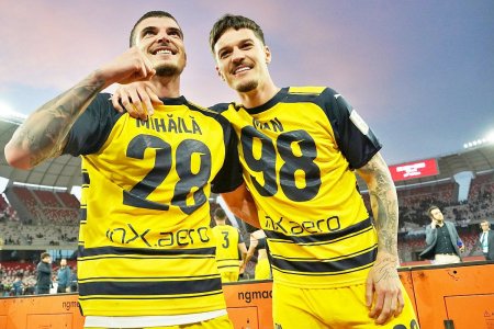 Aurul Parmei! Romanii au respins ofertele venite din patru zari pentru a ramane in topul fotbalului european. Dennis Man a fost ales in echipa-tip a stagiunii in Serie A