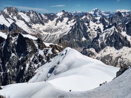 Un alpinist roman a murit dupa ce a cazut pe traseul din Mont Blanc