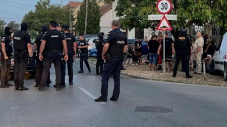 Bataie intre doua clanuri de romi pe o strada din Timisoara. Trei persoane au ajuns la spital