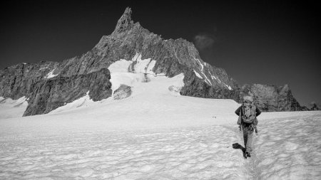 Un alpinist roman a murit pe traseul Mont Blanc, in Alpii francezi, din cauza unei erori tehnice