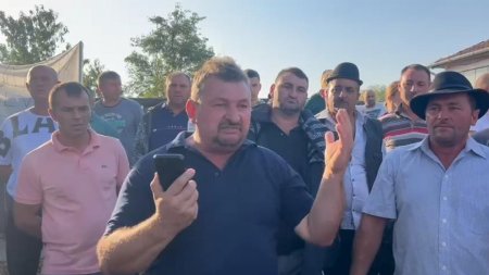 Fermierii din Timis protesteaza si cer disperati sa nu le fie ucise oile: Ne blocheaza, nu stim cat vom rezista. Dupa noi, urmati voi