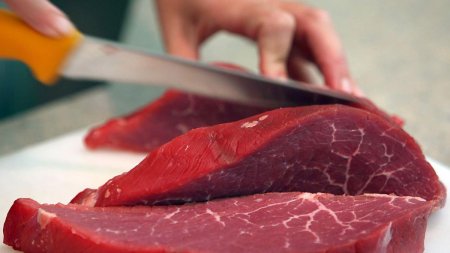 Cum filetam fiecare tip de carne: Trucuri si secrete ale bucatarilor de succes