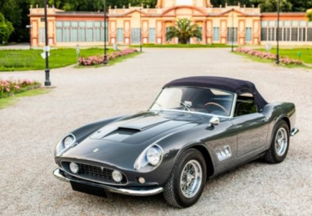 Ferrari 250 GT vandut cu suma de 17 milioane de dolari