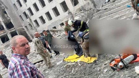 41 de morti si 180 de raniti dupa ce rusii au bombardat o scoala si un spital din Poltava. Oamenii n-au avut timp sa fuga la adapost