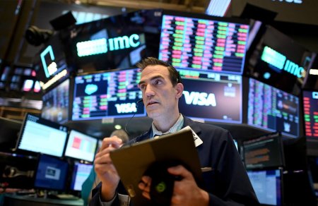 Tulburari pe piata americana: Indicele S&P 500 scade cu 1,6%, in timp ce Nasdaq Composite pierde 2,5%. Nvidia sterge cu buretele 7% din capitalizarea bursiera