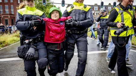 Activista Greta Thunberg, retinuta de politia daneza