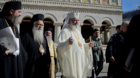 Patriarhia Romana cere redeschiderea bisericii furate de la Cernauti: Romanii trebuie sa fie liberi sa se roage in limba lor