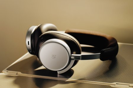 Bang & Olufsen lanseaza castile varf de gama Beoplay H100. Cat vor costa in Romania