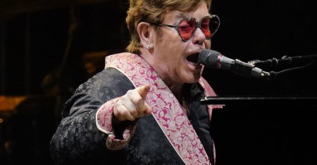 Elton John, probleme grave de sanatate: Mi-am petrecut vara in liniste! Bolile care l-au <span style='background:#EDF514'>MACIN</span>at in ultimii ani