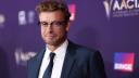 Actorul Simon Baker, cunoscut pentru rolul principal din serialul Mentalistul, a fost prins <span style='background:#EDF514'>BAUT LA VOLAN</span>