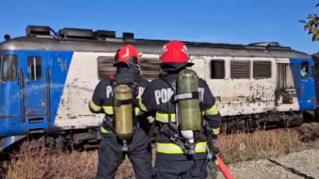 Locomotiva unui tren de calatori a luat foc in judetul Prahova