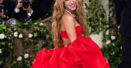 Shakira, suparata pe Fiscul spaniol: Am fost arsa pe rug ca o <span style='background:#EDF514'>VRAJITOARE</span>!