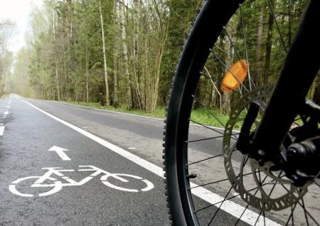 La Galati, se toaca 24 milioane lei pentru o pista de biciclete de 23 km, dar in oras nu prea sunt <span style='background:#EDF514'>BICICLISTI</span>