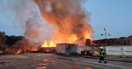 O drona a cazut pe un depozit de munitii din regiunea rusa Voronej. Localnicii sunt evacuati