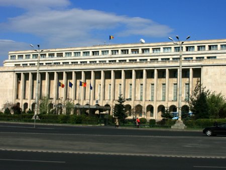 Palatul Victoria va fi iluminat in rosu din solidaritate cu persoanele care sufera de boala Duchenne