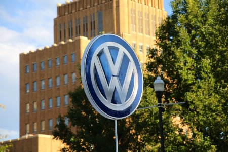 Criza la Volkswagen: De la fluxuri de numerar de miliarde de euro la cashflow negativ