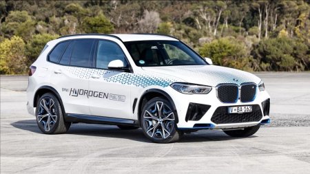 Primul BMW de serie alimentat cu hidrogen va fi lansat in 2028