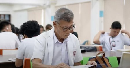 Povestea incredibila a barbatului care a absolvit <span style='background:#EDF514'>FACULTATEA DE MEDICINA</span> la 70 de ani! Colegii lui credeau ca este profesor