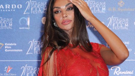 Madalina Ghenea face furori la Venetia. Actrita a primit primul premiu ca producator