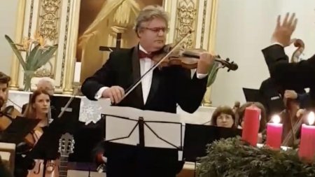 <span style='background:#EDF514'>ARTISTII</span> care canta pe strada in Romania sunt amendati pentru cersetorie. Violonistul Stefan Tajti: Arata lipsa de cultura