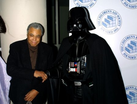 James Earl Jones, vocea lui Darth Vader din <span style='background:#EDF514'>STAR WARS</span>, a murit la 93 de ani