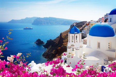 Turistii de pe navele de croaziera care fac escale in Mykonos si Santorini vor plati in plus