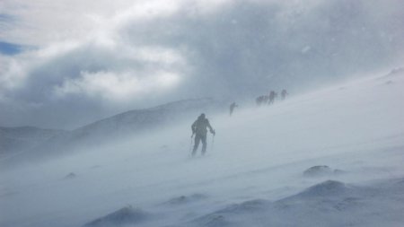 Cautari disperate in Mont Blanc, <span style='background:#EDF514'>ALPINIST</span>ii blocati in zapada nu au fost inca gasiti. Ultimul mesaj al unuia dintre ei