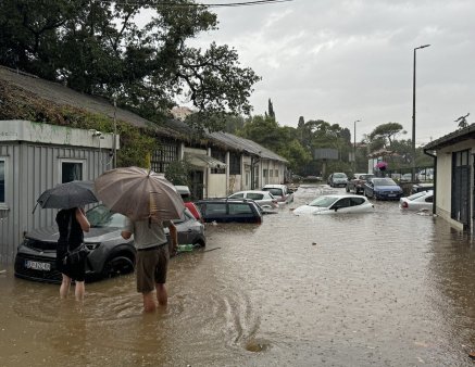 Inundatii la Dubrovnik, una dintre statiunile din Croatia preferate de romani. Turistii, cu apa pana la genunchi VIDEO