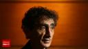 Gabor Mate, la Ateneul Roman, cu ocazia lansarii cartii Minti imprastiate. Evenimentul va putea fi urmarit live pe <span style='background:#EDF514'>VOYO</span>