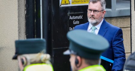 Irlanda de Nord: Fostul lider unionist Jeffrey Donaldson a pledat nevinovat la 18 acuzatii de viol si agresiune sexuala