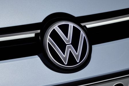 Industria auto germana se lupta pentru supravietuire: Intr-un cutremur total, dupa mai bine de trei decenii, Volkswagen pune capat protectiei pentru joburile muncitorilor din fabrici si se pregateste pentru concedieri in masa si inchideri de uzine