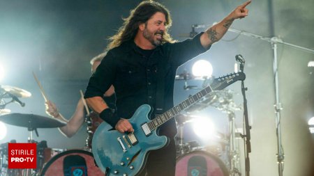 Dave Grohl, <span style='background:#EDF514'>SOLISTUL</span> trupei Foo Fighters, a anuntat ca si-a inselat sotia si este tatal unei fetite. Fac tot ce pot