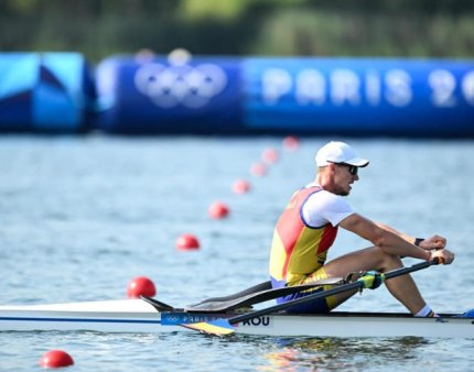 Canotorii olimpici romani participa la mondialele de canotaj de coasta