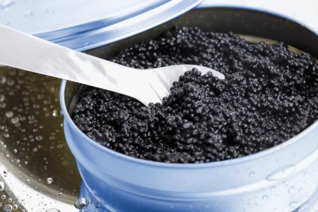 Un roman va sta doi ani in inchisoare dupa ce a furat 13 kg de caviar, in Belgia